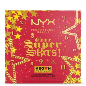 


PRODUKTOVERSIGT
Bulk up your beauty arsenal with this 12-day vegan advent calendar from NYX Professional Makeup. The Gimme Super Stars! Calendar features a specially-curated collection of NYX goodies concealed behind individual windows, giving you a daily treat to look forward to in the countdown to Christmas. Treat yourself this December or gift a beauty obsessed friend!

Scroll down to see what’s inside…

***SPOILER ALERT***

 

 

 

 

 

 

 

 

The Advent Calendar Contains:

HD Studio Concealer

Suede Matte Lip Liner

Born To Glow! Liquid Illuminator

Suede Matte Lip Liner

HD Studio Concealer

Epic Ink Liner Liquid Eyeliner Pen

HD Studio Green Colour Correcting Concealer

Control Freak Eyebrow Gel

Dual Sharpener

Suede Matte Lip Liner

Born To Glow! Liquid Illuminator

Suede Matte Lip Liner


PRODUKTDETALJER
NYX Professional Makeup Gimme Super Stars! 12 Day Vegan Iconic Advent Countdown Calendar

Makeup julekalender 2021